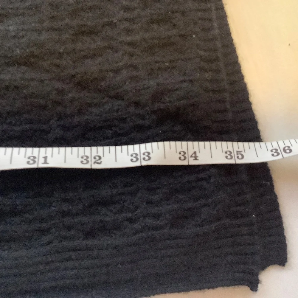 L.L. Bean Black Cashmere Scarf - Picture 4 of 5